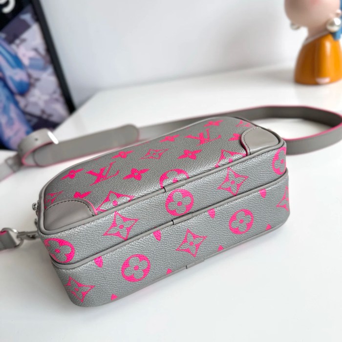 LOUIS VUITTON M15024 ニル メッセンジャー サイズ:25x17.5x11cm