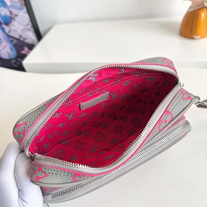LOUIS VUITTON M15024 ニル メッセンジャー サイズ:25x17.5x11cm