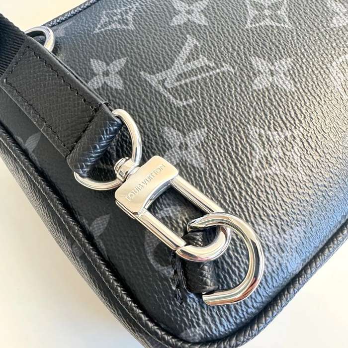 LOUIS VUITTON M30741 タイガラマ アウトドアショルダー サイズ:21x13cm