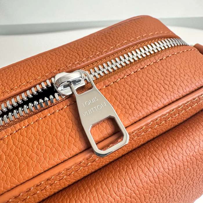 LOUIS VUITTON M25981 ボーディング メッセンジャー サイズ:24x18cm