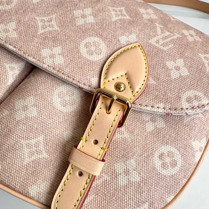 LOUIS VUITTON M15134 エスケープ ハンドバッグ サイズ:30x21cm
