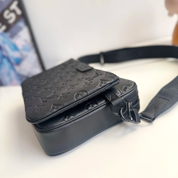 LOUIS VUITTON M26713 トリオメッセンジャー サイズ:25x18.5cm