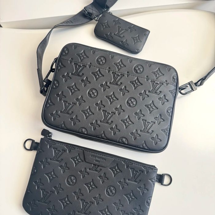 LOUIS VUITTON M26713 トリオメッセンジャー サイズ:25x18.5cm