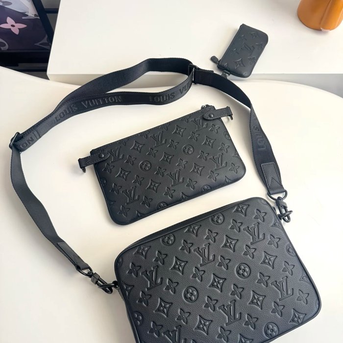LOUIS VUITTON M26713 トリオメッセンジャー サイズ:25x18.5cm