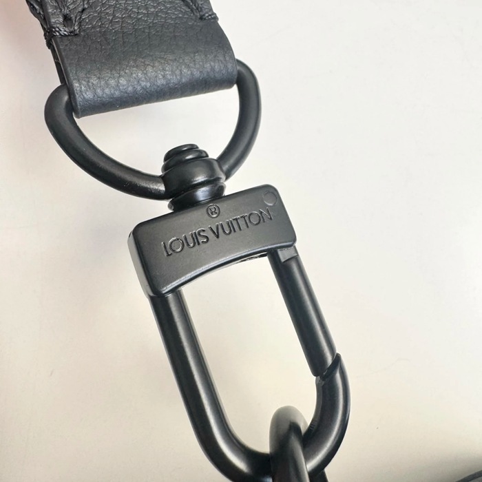 LOUIS VUITTON M26713 トリオメッセンジャー サイズ:25x18.5cm