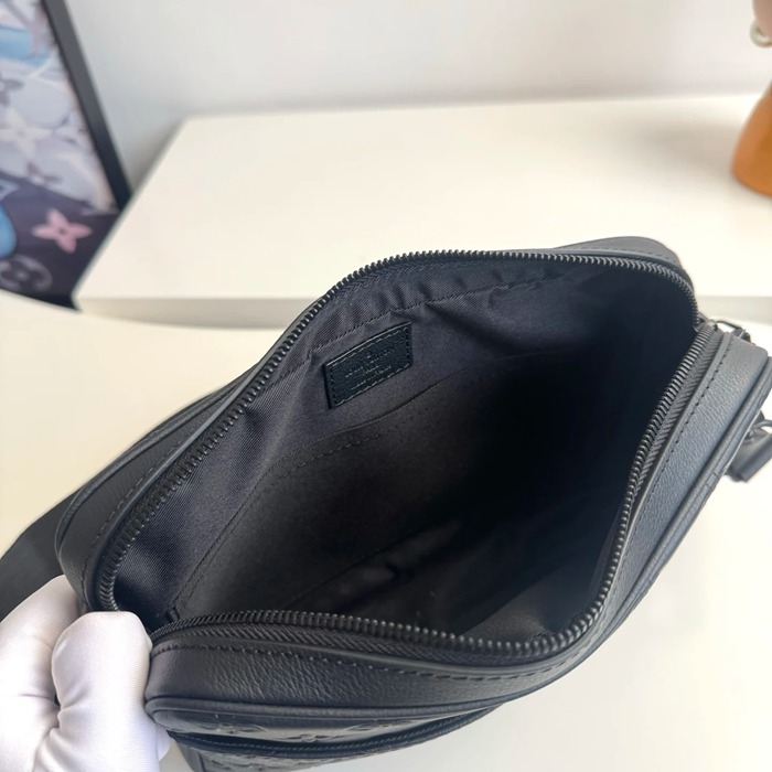 LOUIS VUITTON M26713 トリオメッセンジャー サイズ:25x18.5cm
