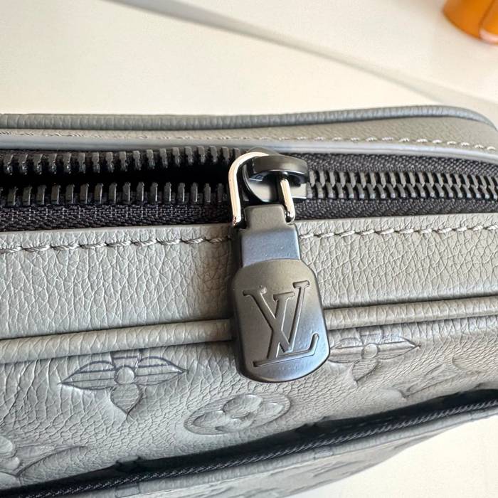 LOUIS VUITTON M27185 トリオメッセンジャー サイズ:25x18.5cm