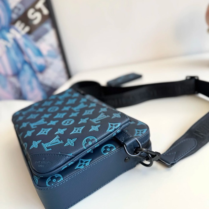 LOUIS VUITTON M46604 トリオメッセンジャー サイズ:25x18.5cm