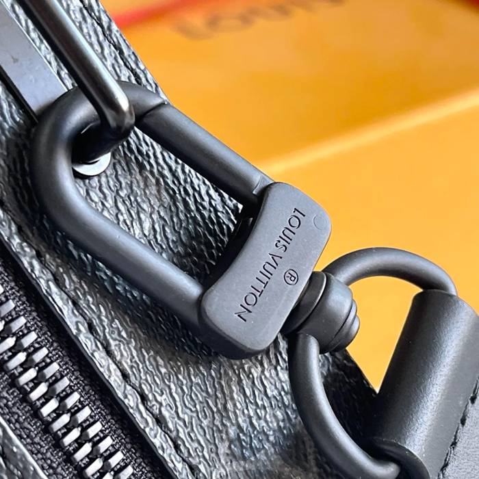 LOUIS VUITTON M45935 イタリアA級レザー斜め掛け サイズ:21.5x15cm