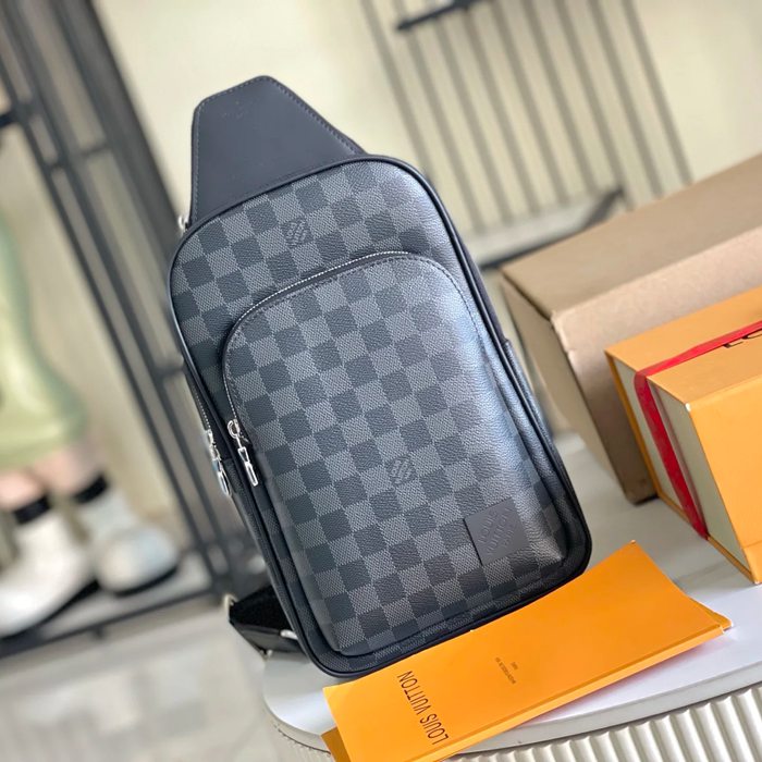 LOUIS VUITTON M45302 特級正品胸バッグ サイズ:31x20cm