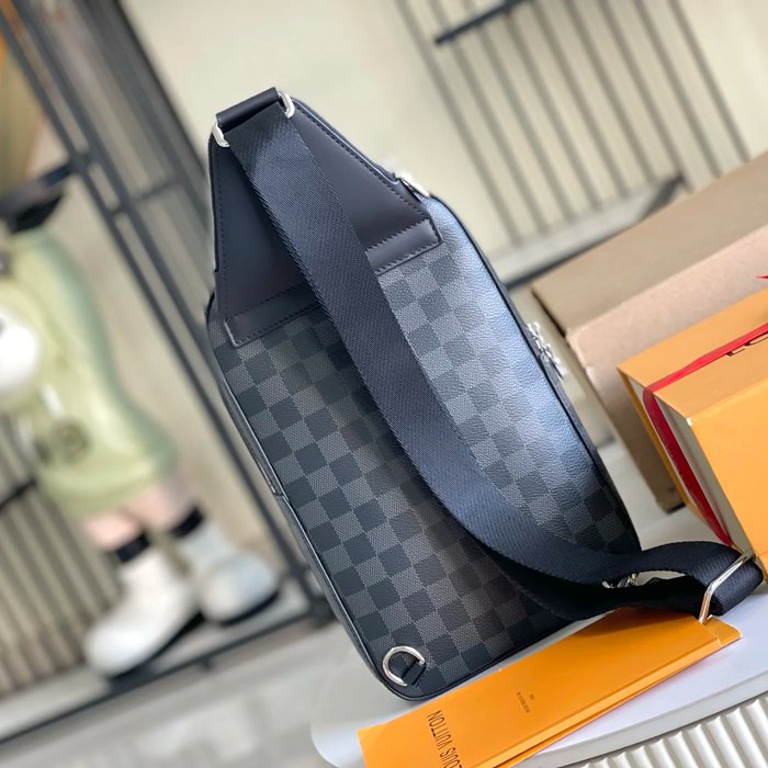 LOUIS VUITTON M45302 特級正品胸バッグ サイズ:31x20cm