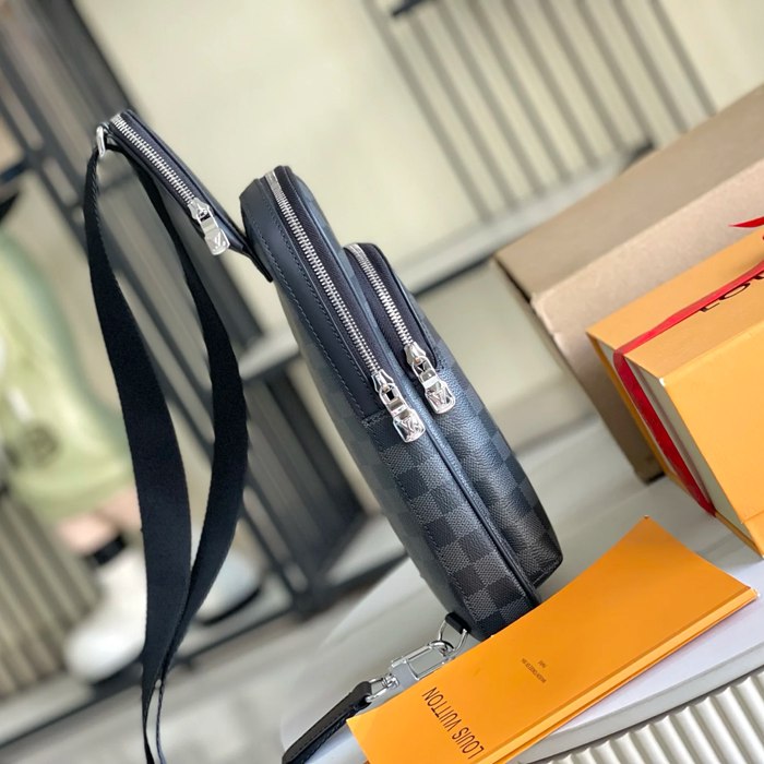 LOUIS VUITTON M45302 特級正品胸バッグ サイズ:31x20cm