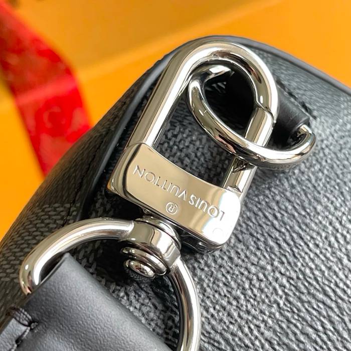 LOUIS VUITTON M45302 特級正品胸バッグ サイズ:31x20cm