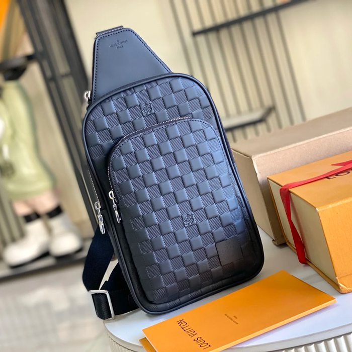 LOUIS VUITTON M45303 イタリアA級レザー胸バッグ サイズ:31x20cm