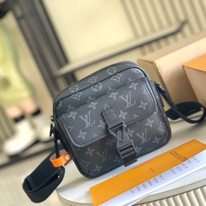 LOUIS VUITTON M12518 イタリアA級レザーハンドバッグ サイズ:18x17x7.5cm