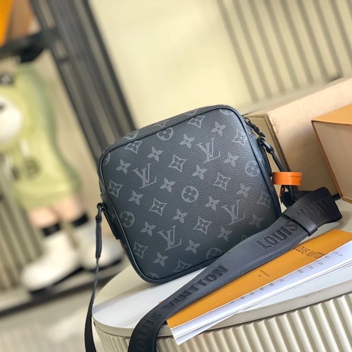 LOUIS VUITTON M12518 イタリアA級レザーハンドバッグ サイズ:18x17x7.5cm