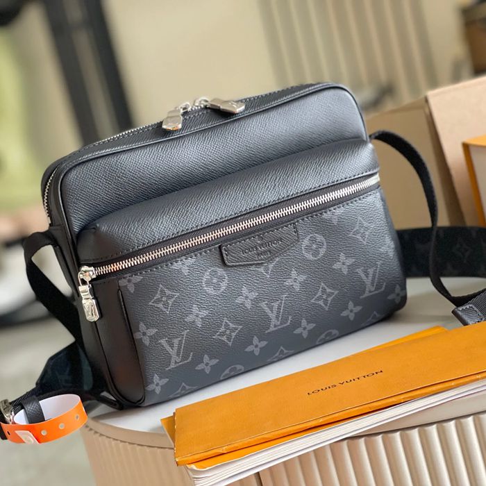 LOUIS VUITTON M30233 イタリア黒花レザー斜め掛け サイズ:25x19cm