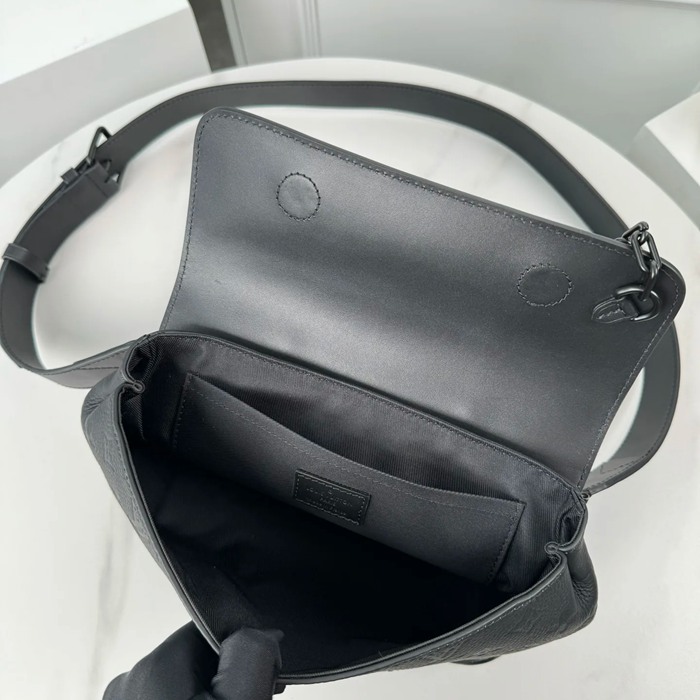 LOUIS VUITTON M24436 キャンバスメッセンジャー スチーマー 小 サイズ:25x19cm