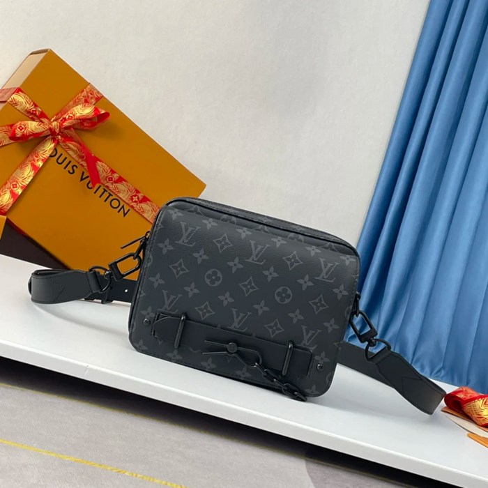LOUIS VUITTON M45585 キャンバスメッセンジャー スチーマー サイズ:23.5x17cm