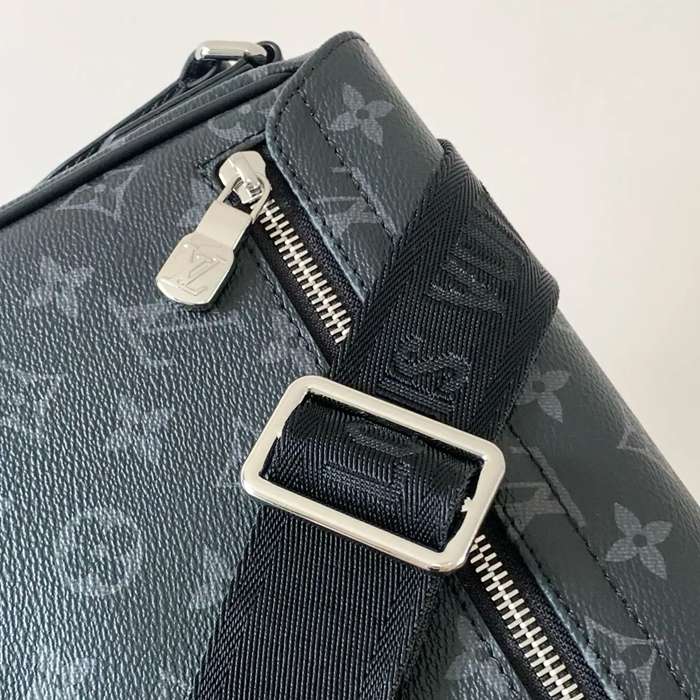 LOUIS VUITTON M46255 コーティングキャンバスメッセンジャー ディストリクト サイズ:26x20cm