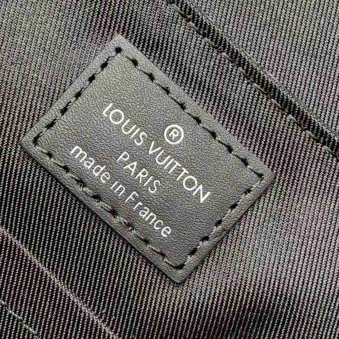 LOUIS VUITTON M46255 コーティングキャンバスメッセンジャー ディストリクト サイズ:26x20cm
