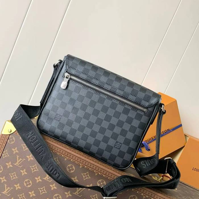 LOUIS VUITTON M42710 コーティングキャンバスメッセンジャー ディストリクト サイズ:26x20cm