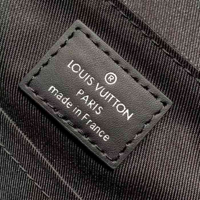 LOUIS VUITTON M42710 コーティングキャンバスメッセンジャー ディストリクト サイズ:26x20cm