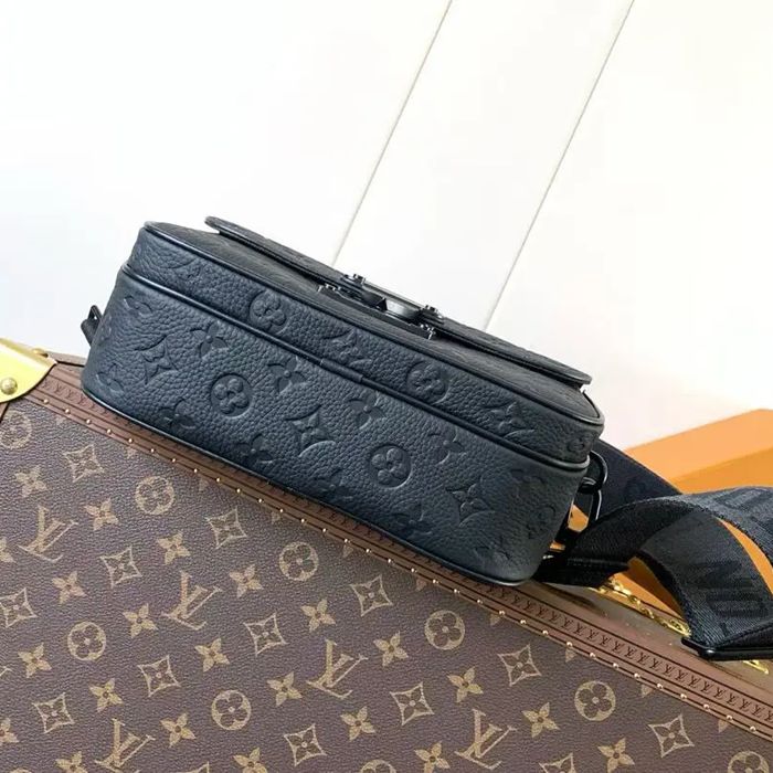 LOUIS VUITTON M58489 キャンバスメッセンジャー Sロック サイズ:22x18cm
