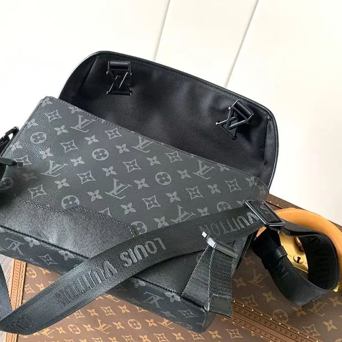 LOUIS VUITTON M12517 メッセンジャー ボヤジャー サイズ:33x22.5x11cm