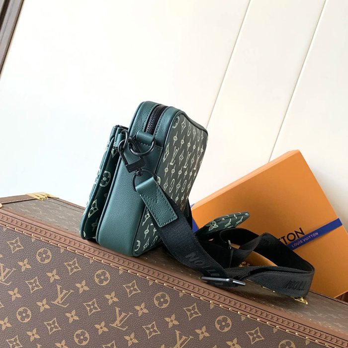 LOUIS VUITTON M27154 牛皮革メッセンジャー トリオ サイズ:25x18.5cm