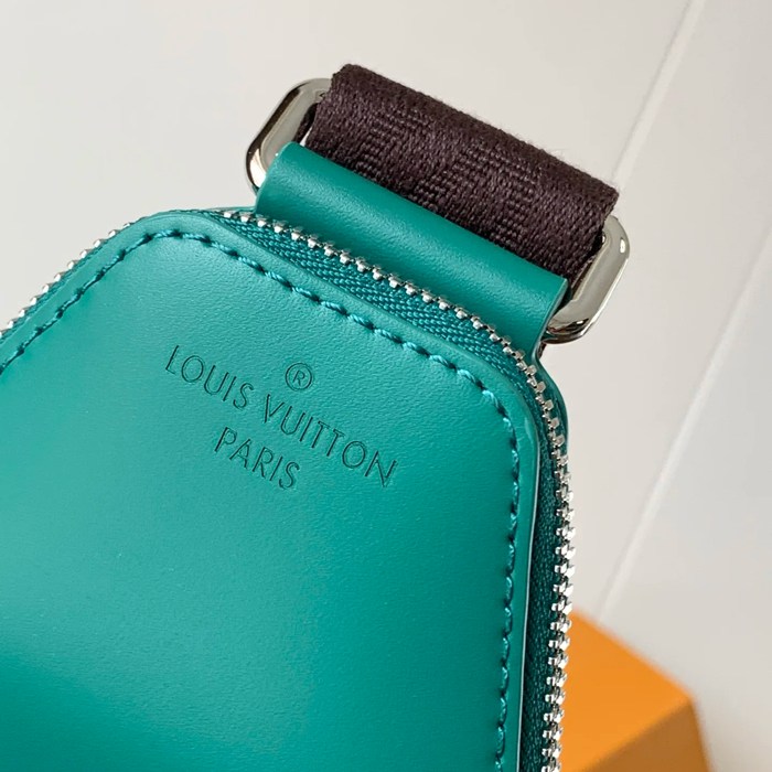 LOUIS VUITTON M12734 コーティングキャンバスショルダー アベニュー サイズ:31x20cm