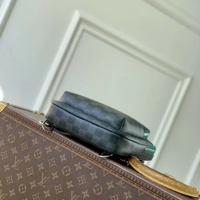 LOUIS VUITTON M28318 グラファイトショルダー アベニュー サイズ:31x20cm