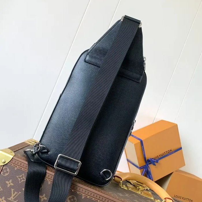 LOUIS VUITTON M30863 小ショルダー アベニュー サイズ:31x20cm