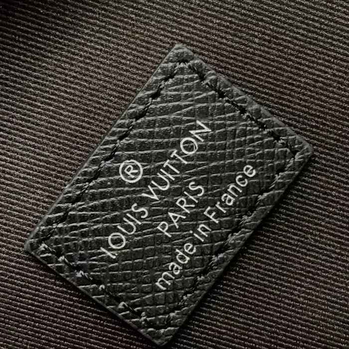 LOUIS VUITTON M30863 小ショルダー アベニュー サイズ:31x20cm