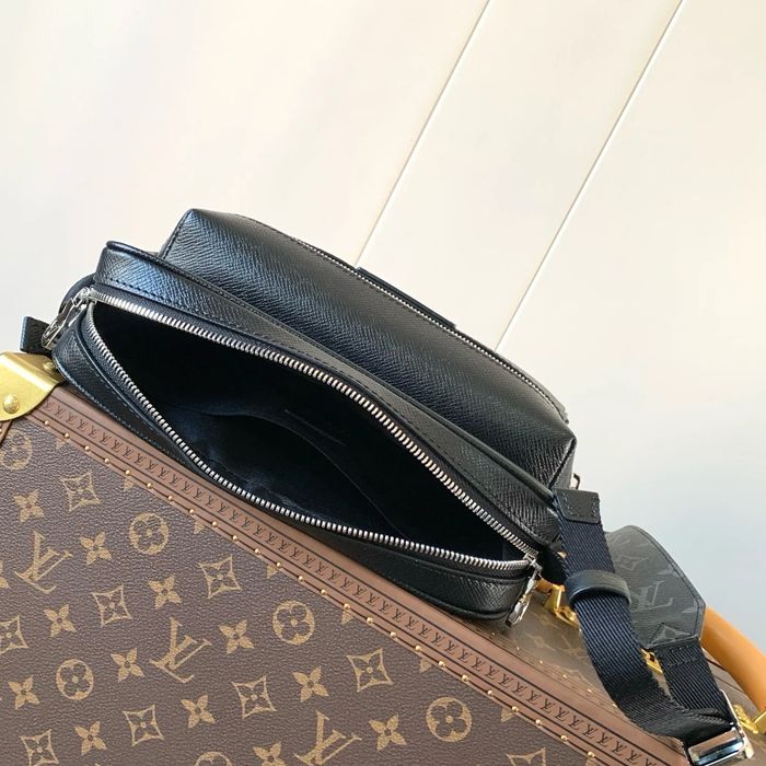 LOUIS VUITTON M30233 小メッセンジャー アウトドア サイズ:29.5x20x10.5cm