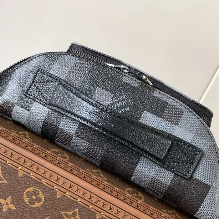LOUIS VUITTON M14920 迷彩胸バッグ ラッシュ サイズ:30x15cm