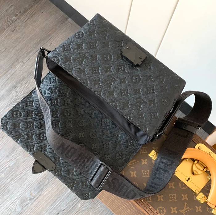 LOUIS VUITTON M23741 キャンバスメッセンジャー エスケープ サイズ:28x16x10cm