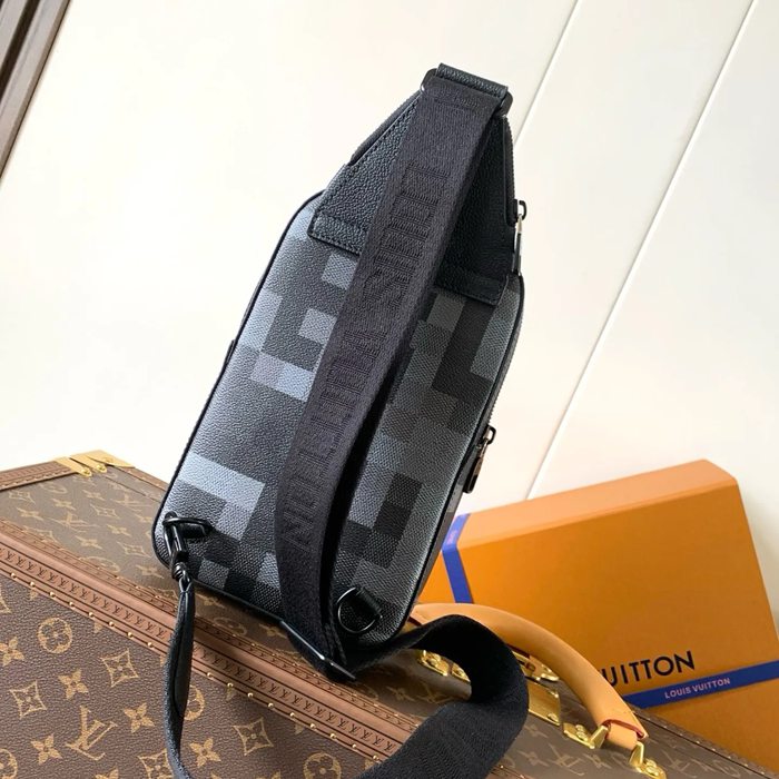 LOUIS VUITTON M14953 黒コーティングキャンバス胸バッグ サイズ:33x16x5.7cm