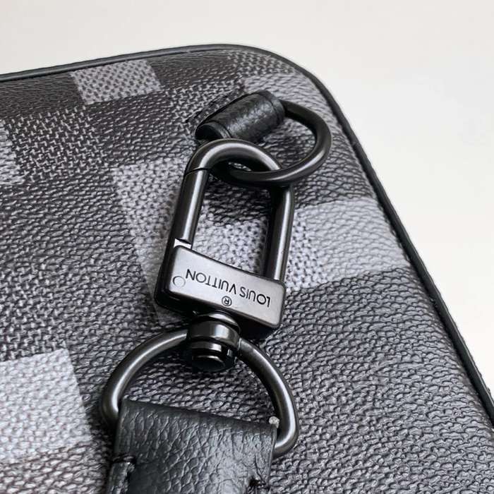 LOUIS VUITTON M14953 黒コーティングキャンバス胸バッグ サイズ:33x16x5.7cm