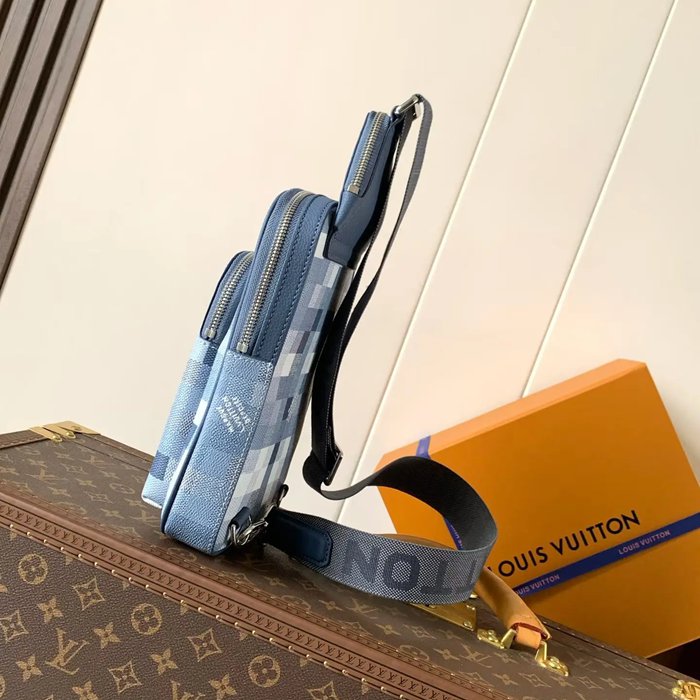 LOUIS VUITTON M28589 黒コーティングキャンバス胸バッグ サイズ:33x16x5.7cm