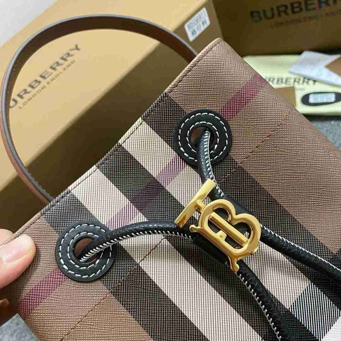 BURBERRY 6911 ブラウン ショルダーバッグ クラシックチェック 26x26x16cm サイズ:26x26x16cm