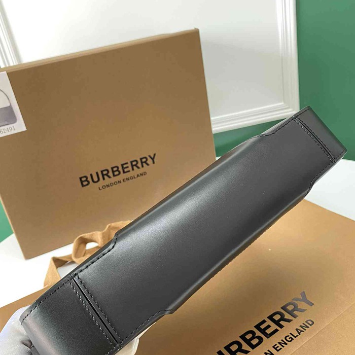 BURBERRY 2491 ゴールド ショルダーバッグ クラシック 28x14cm サイズ:28x14cm