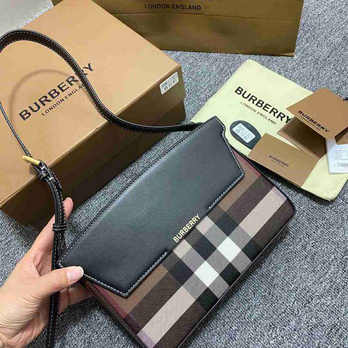 BURBERRY 1301 カーフスキン チェック ショルダーバッグ クラシックチェック 24x18cm サイズ:24x18cm