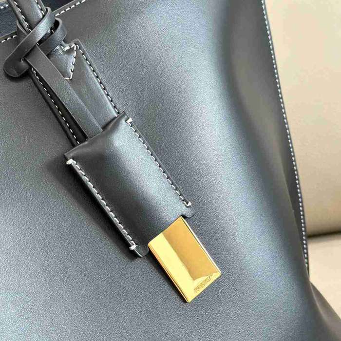 BURBERRY 5031 カーフスキン ショルダーバッグ TB 34x28x14cm サイズ:34x28x14cm