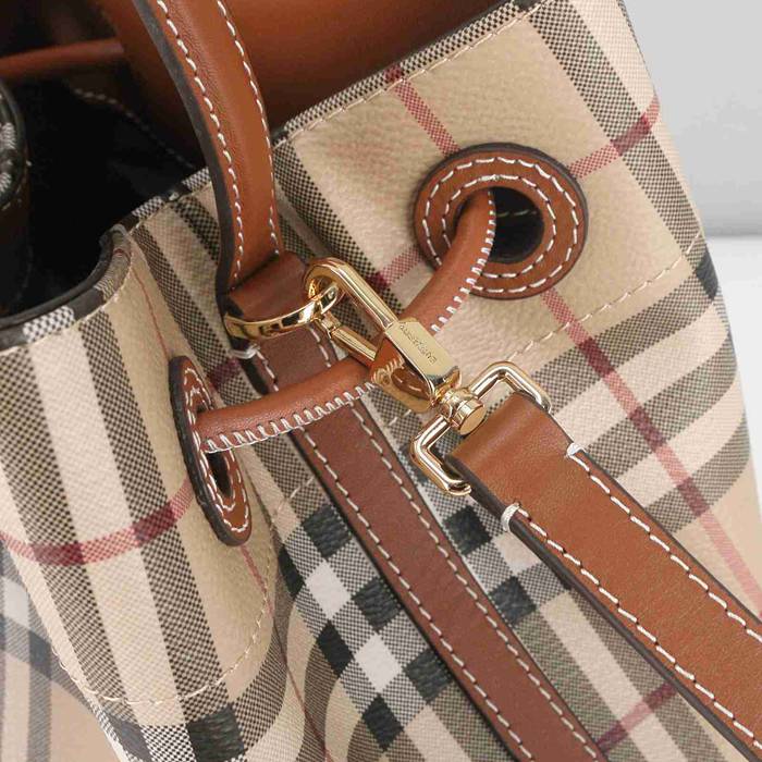 BURBERRY 59611 ブラウン 斜め掛けバッグ クラシックチェック 26x26x16cm サイズ:26x26x16cm