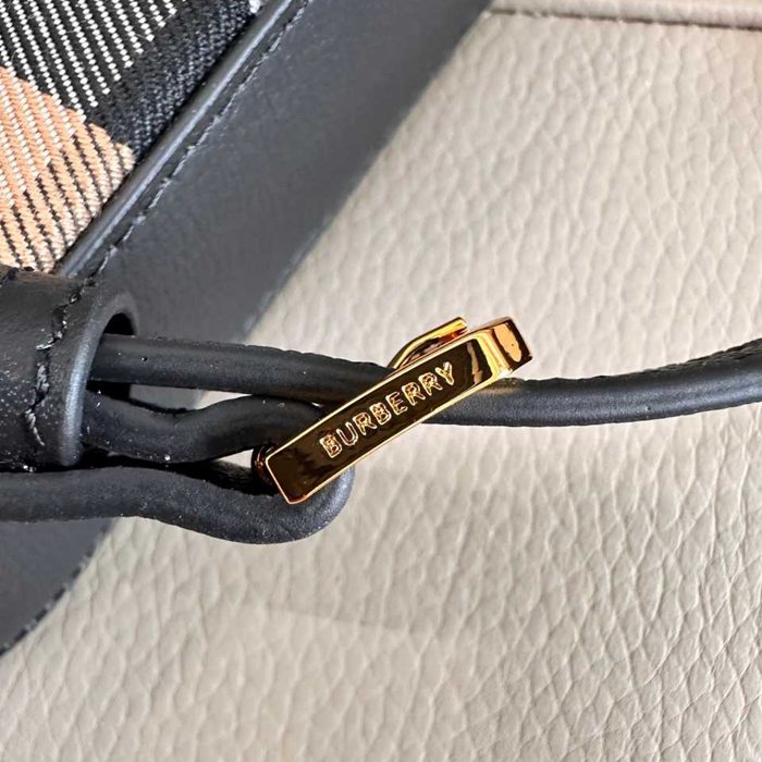 BURBERRY 0281 カーフスキン チェック 斜め掛けバッグ クラシックチェック 20x13cm サイズ:20x13cm
