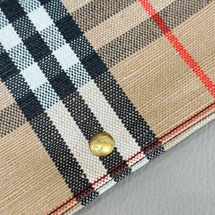BURBERRY 1951 カーフスキン チェック ショルダーバッグ クラシックチェック 38x36x15cm サイズ:38x36x15cm