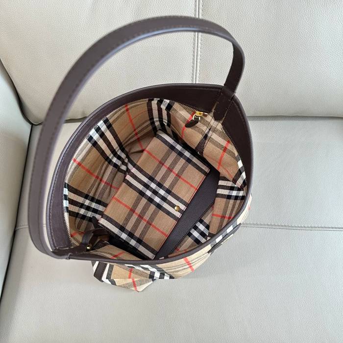 BURBERRY 1951 カーフスキン チェック ショルダーバッグ クラシックチェック 38x36x15cm サイズ:38x36x15cm