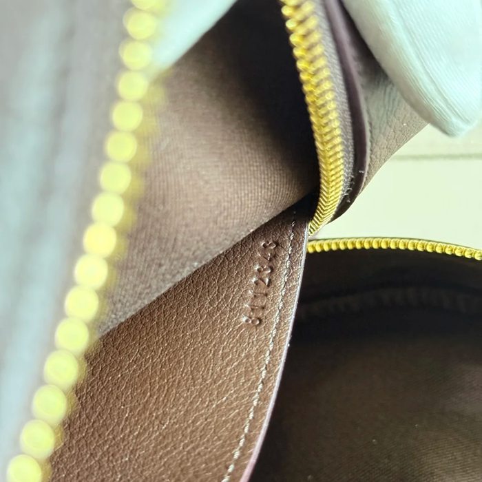 BURBERRY 2343 カーフスキン チェック 斜め掛けバッグ クラシックチェック 34x17x12cm サイズ:34x17x12cm