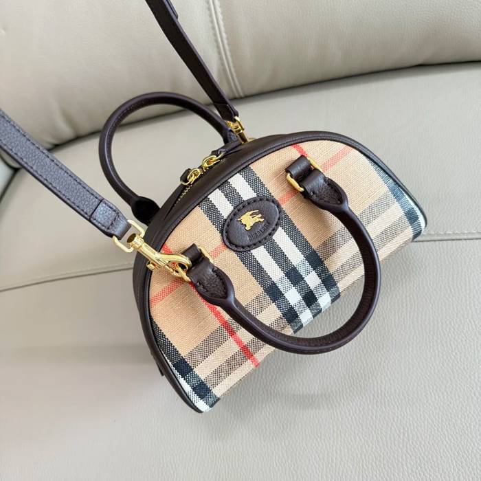 BURBERRY 2811 カーフスキン チェック 斜め掛けバッグ クラシックチェック 20x12cm サイズ:20x12cm